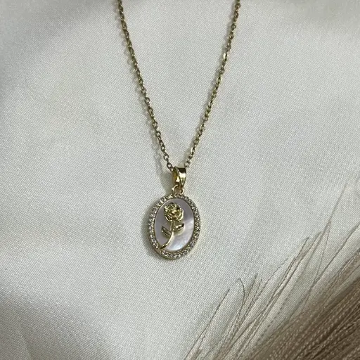 [P-020] Rose Carved Pendant