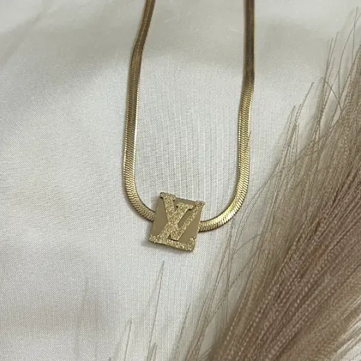 [P-021] Gold LV Pendant