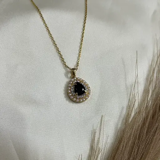 [P-023] Maroon Pendant